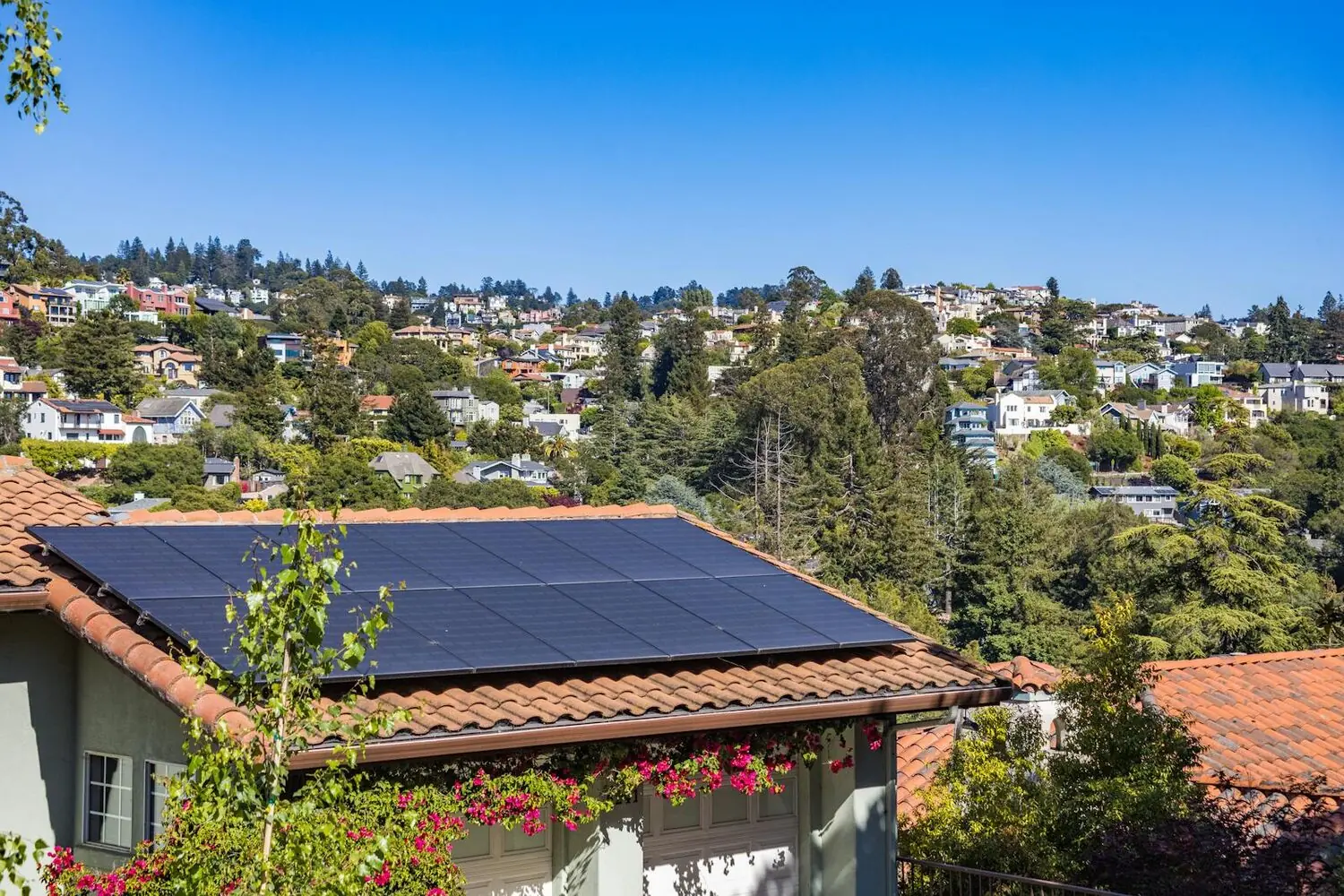 ¿Cuánto cuestan unas placas solares para una vivienda en Madrid?