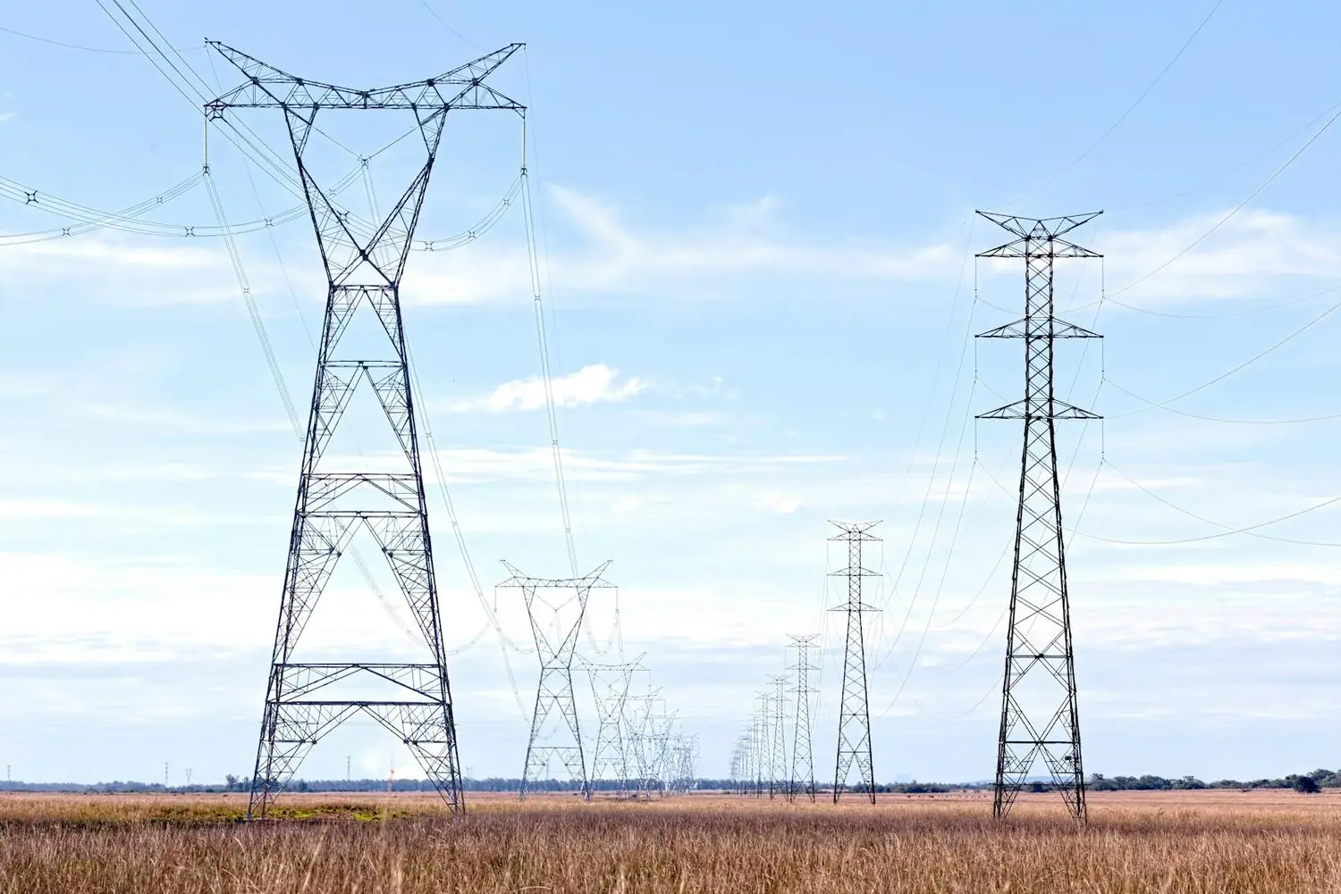 España, el mercado eléctrico mayorista más barato de Europa en el prim